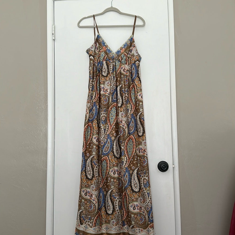 Summer slip dress, spaghetti straps, zipper back, 70s pattern, satin